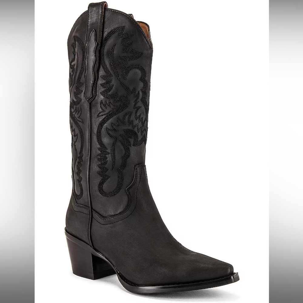 Dagget Boot in Black Washed
Jeffrey Campbell